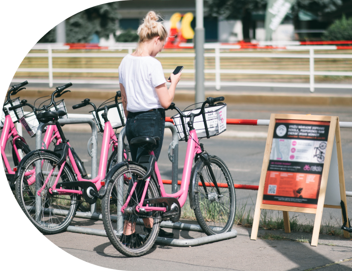 Rekola Bikesharing – różowe rowery współdzielone